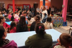 Roda de leitura leva a contação de histórias aos municípios do oeste