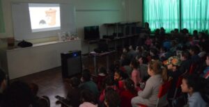 A Turminha da Reciclagem incentiva a assumir compromissos com o meio ambiente