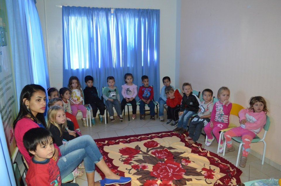 A Turminha da Reciclagem incentiva a assumir compromissos com o meio ambiente