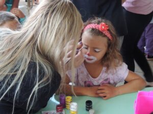 Programas da FALB participam de comemorações do dia da Família na escola