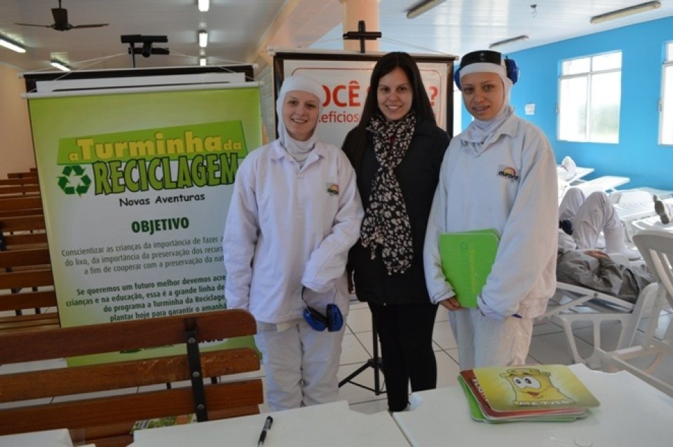 A Turminha da Reciclagem participa da semana da qualidade