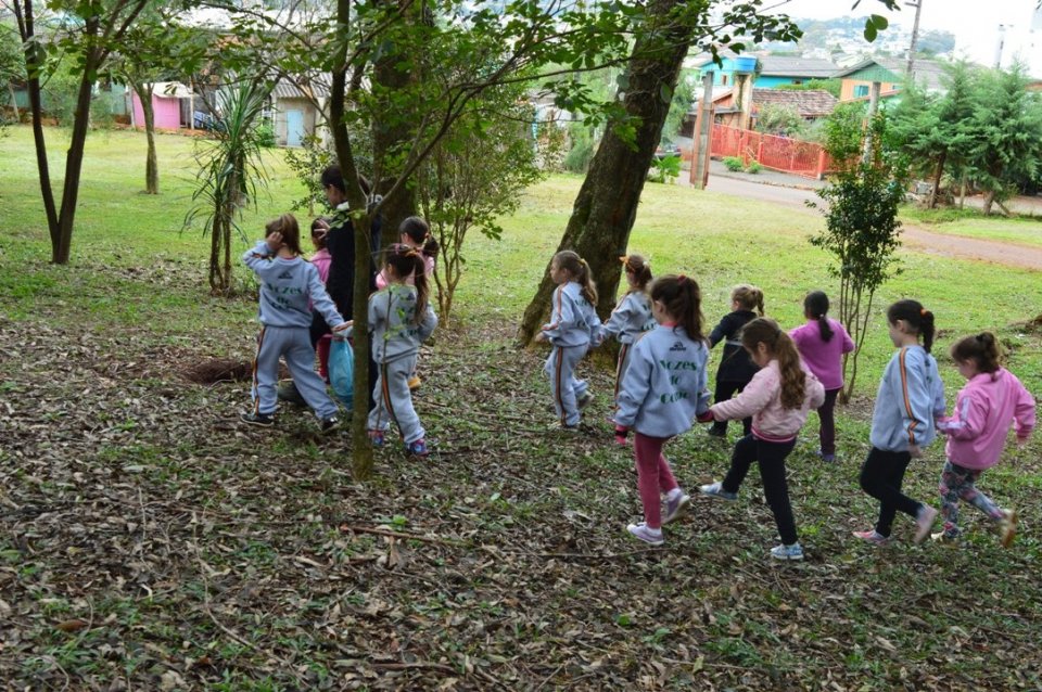 Vozes do Corpo realiza caminhada com A Turminha da Reciclagem