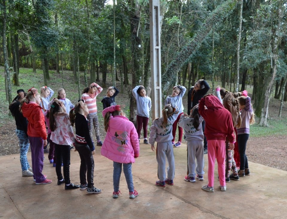 Vozes do Corpo realiza caminhada com A Turminha da Reciclagem