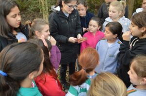 Vozes do Corpo realiza caminhada com A Turminha da Reciclagem