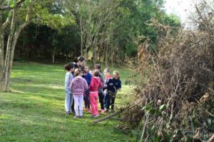 Vozes do Corpo realiza caminhada com A Turminha da Reciclagem