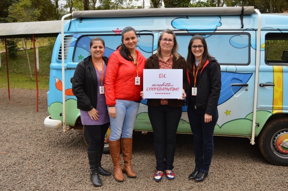 A Turminha da Reciclagem visita várias escolas no final de maio