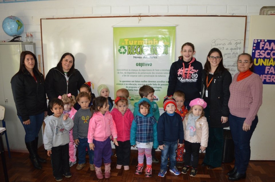 A Turminha da Reciclagem visita várias escolas no final de maio