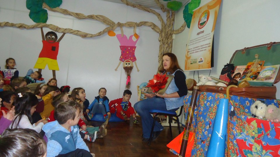 Roda de Leitura visita escolas em maio