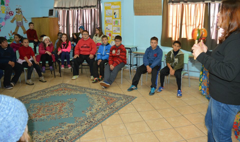 Roda de Leitura visita escolas em maio
