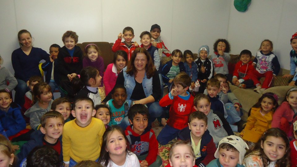 Roda de Leitura visita escolas em maio