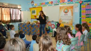 Roda de Leitura visita escolas em maio