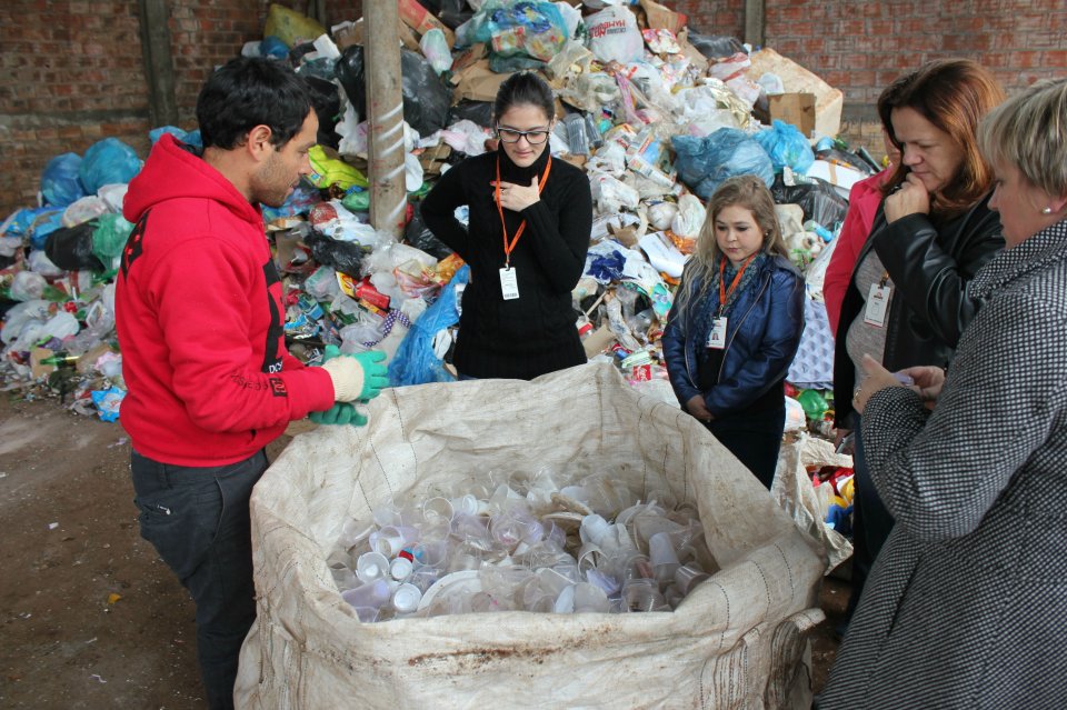 Equipe de Comunicação e da FALB visitam associações de catadores em Chapecó