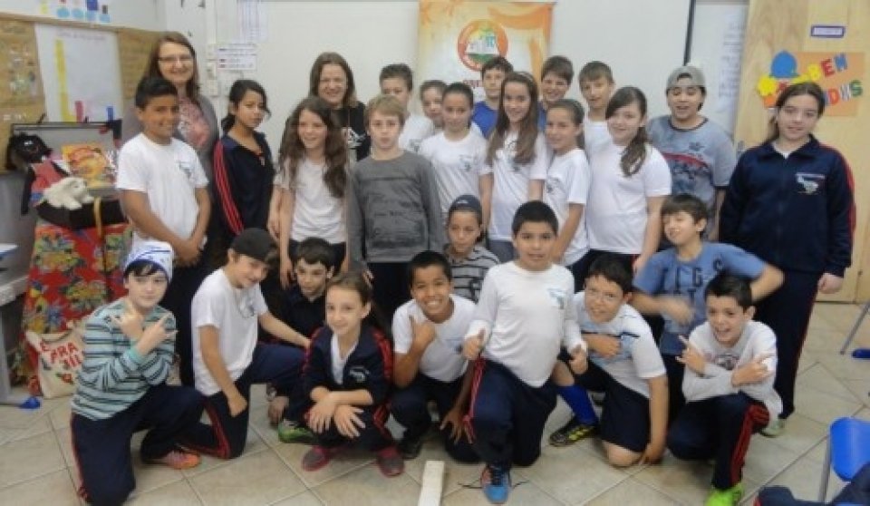 RODA DE LEITURA E CONTAÇÃO DE HISTÓRIA LEVAM CULTURA E ENTRETENIMENTO AOS OUVINTES