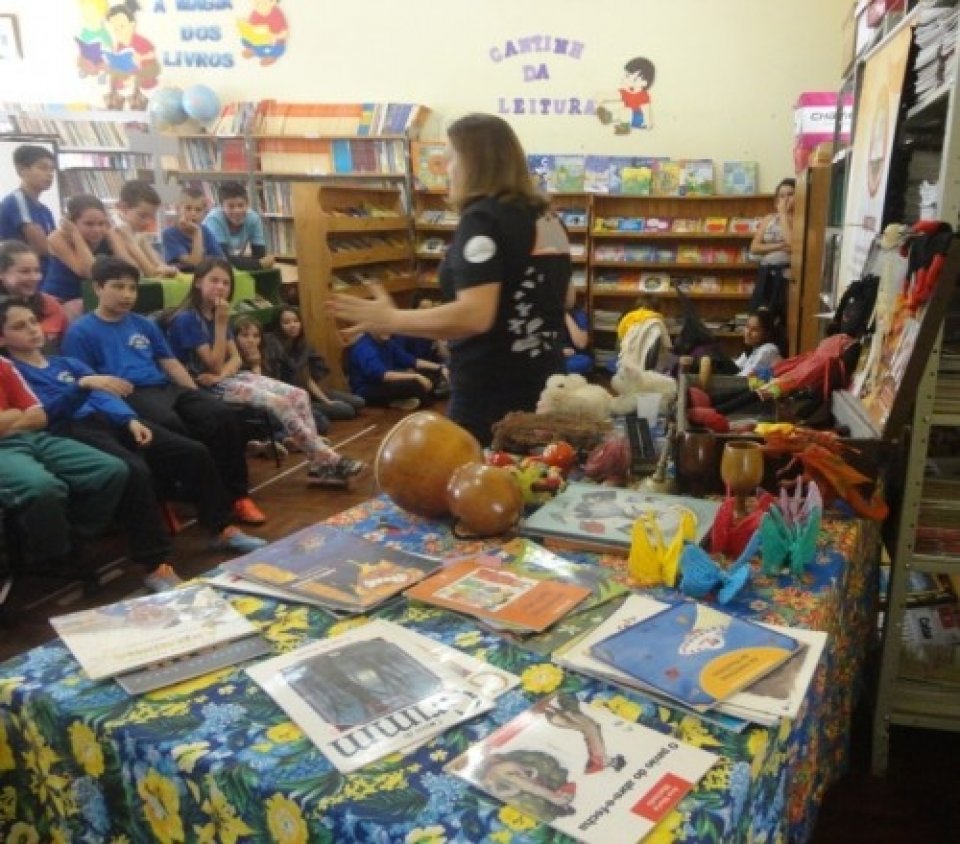 HÁ UM VERDADEIRO TESOURO DE HISTÓRIAS QUE ABRE AS PORTAS DO IMAGINÁRIO...