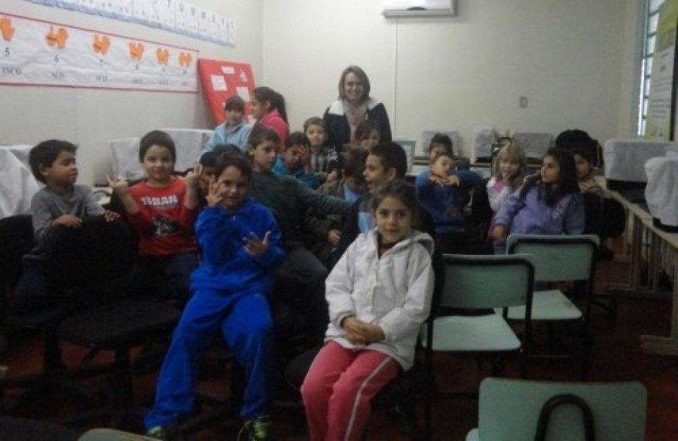 ALUNOS EMPOLGADOS COMO SEMPRE COM A TURMINHA DA RECICLAGEM