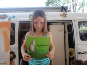 RODA DE LEITURA E CONTAÇÃO DE HISTÓRIAS PARTICIPA DE FEIRA DO LIVRO EM SARANDI-RS