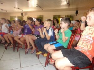 RODA DE LEITURA E CONTAÇÃO DE HISTÓRIAS PARTICIPA DE FEIRA DO LIVRO EM SARANDI-RS