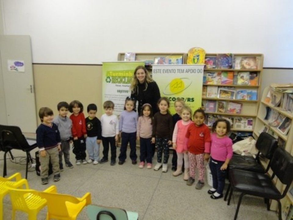ATIVIDADES DA TURMINHA DA RECICLAGEM-RS ENVOLVEM ALUNOS E PROFESSORES