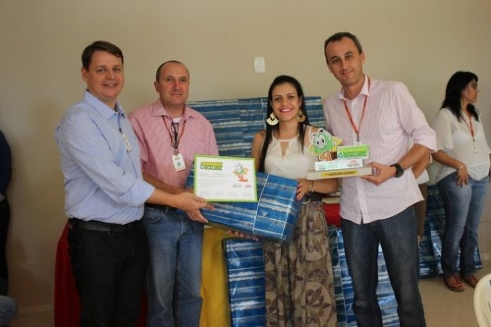 PRÊMIO ESCOLA CIDADÃ DA TURMINHA DA RECICLAGEM