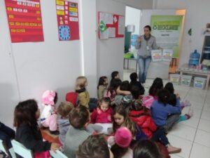 TURMINHA DA RECICLAGEM-SC DESENVOLVE ATIVIDADES EM DIVERSAS ESCOLAS