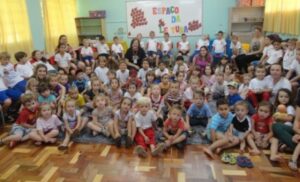 RODA DE LEITURA ESTIMULA O GOSTO PELA LEITURA E A FORMAÇÃO DE LEITORES