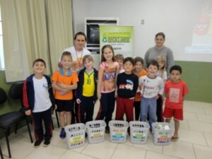 TURMINHA DA RECICLAGEM-SC DESENVOLVE ATIVIDADES EM DIVERSAS ESCOLAS