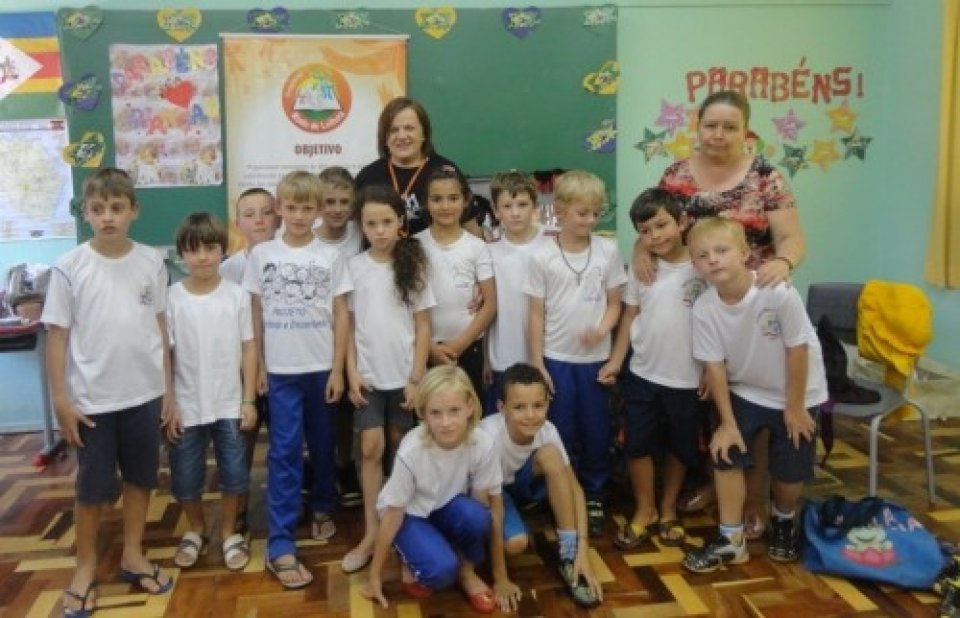 RODA DE LEITURA ESTIMULA O GOSTO PELA LEITURA E A FORMAÇÃO DE LEITORES