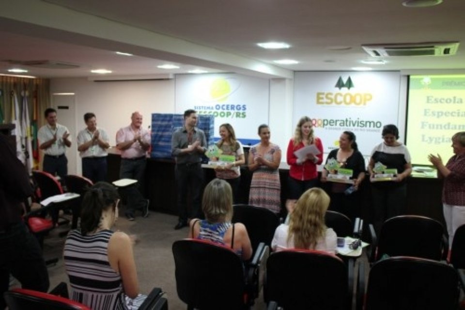 A TURMINHA DA RECICLAGEM PROMOVE PRÊMIO ESCOLA CIDADÃ RS
