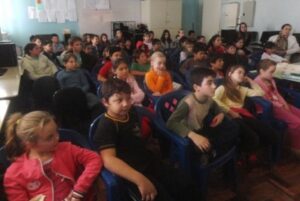 CADA DIA A NATUREZA PRODUZ O SUFICIENTE PARA NOSSA CARÊNCIA...