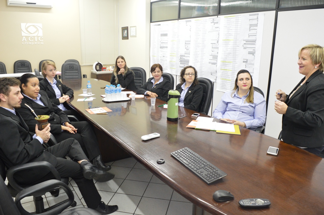 Continuação de treinamento do Família é Tudo para empregados da ACIC- Chapecó-SC