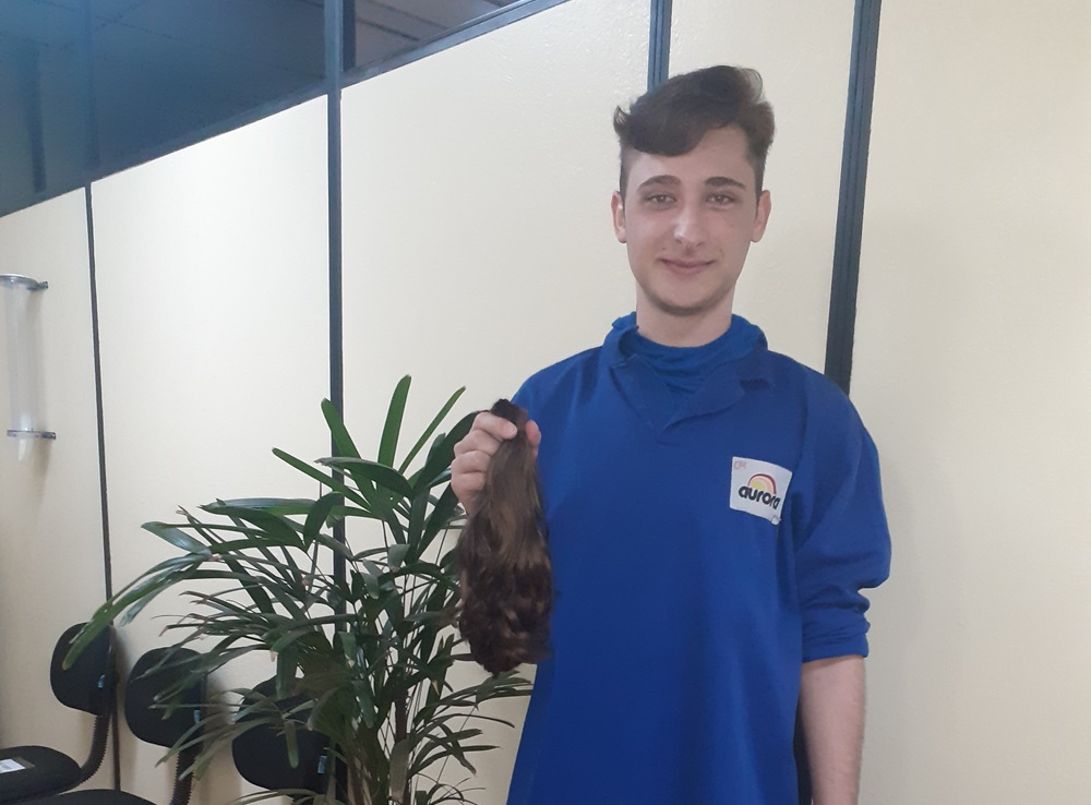 FALB recebe doação de cabelo de voluntários de Quilombo