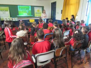 Sensibilização ambiental com a Turminha da Reciclagem