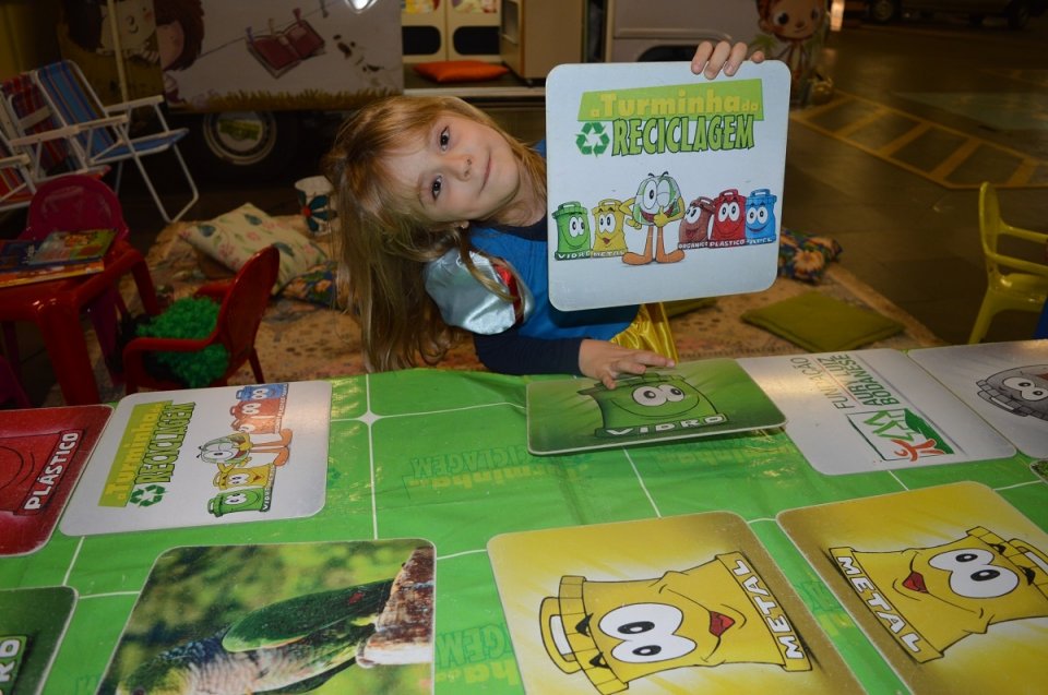 Roda de Leitura e A Turminha da Reciclagem na Cooperalfa em Chapecó (SC)