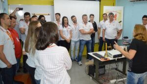 Filial de Vendas da Aurora em Chapecó (SC) recebe o programa Roda de Leitura