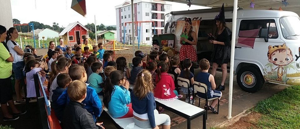 Contação de histórias com o programa Roda de Leitura em Guatambu (SC)