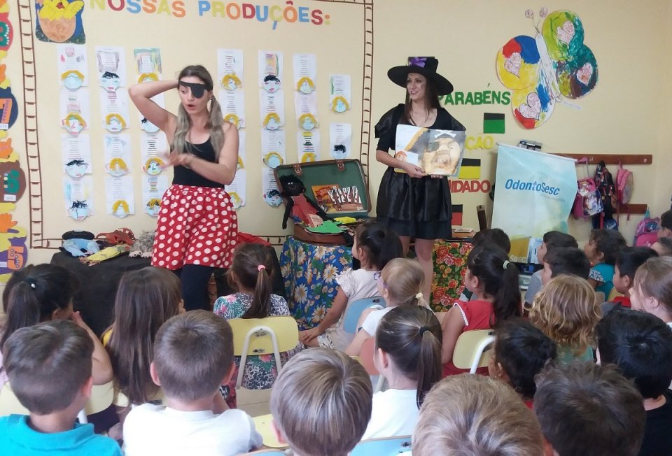 Contação de histórias com o programa Roda de Leitura em Guatambu (SC)