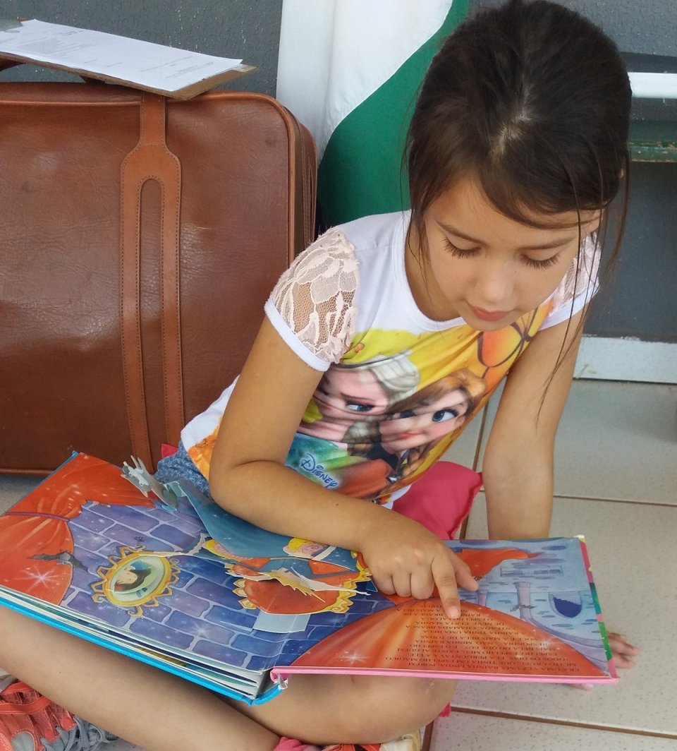 Contação de histórias com o programa Roda de Leitura em Guatambu (SC)