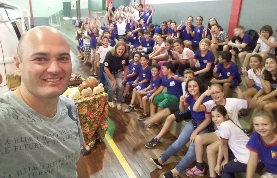 Programa Roda de Leitura na Escola Emma Balke