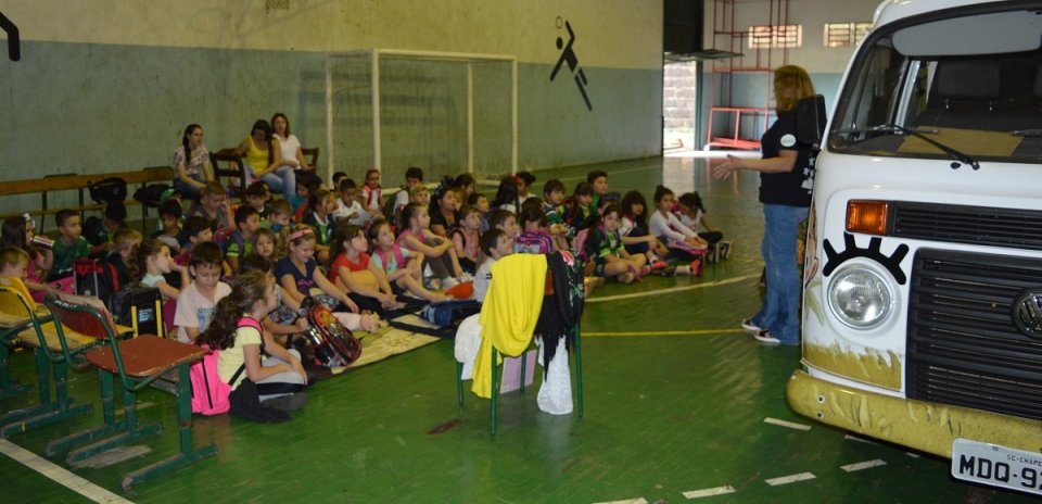 Programa Roda de Leitura contribui para o desenvolvimento da linguagem oral e escrita dos ouvintes