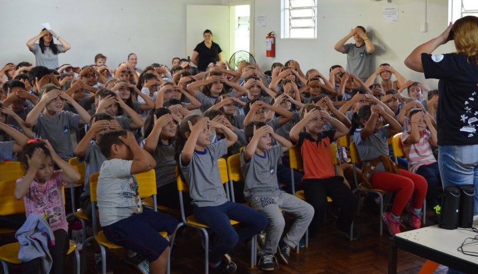Programa Roda de Leitura contribui para o desenvolvimento da linguagem oral e escrita dos ouvintes