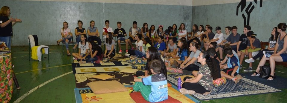 Programa Roda de Leitura contribui para o desenvolvimento da linguagem oral e escrita dos ouvintes