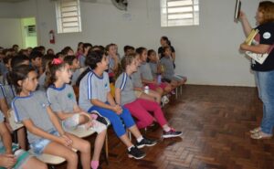 Programa Roda de Leitura contribui para o desenvolvimento da linguagem oral e escrita dos ouvintes