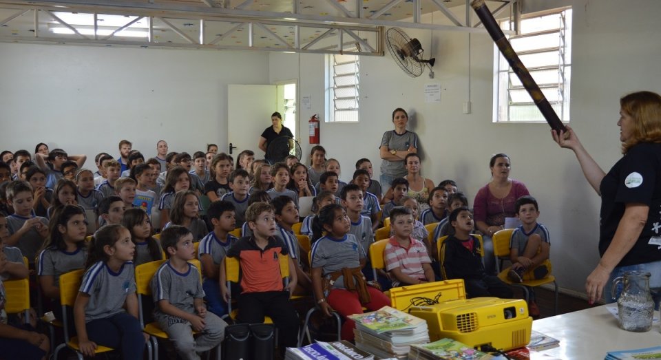 Programa Roda de Leitura contribui para o desenvolvimento da linguagem oral e escrita dos ouvintes