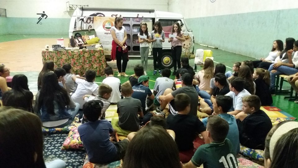 Programa Roda de Leitura contribui para o desenvolvimento da linguagem oral e escrita dos ouvintes