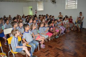 Programa Roda de Leitura contribui para o desenvolvimento da linguagem oral e escrita dos ouvintes