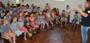 Programa Roda de Leitura contribui para o desenvolvimento da linguagem oral e escrita dos ouvintes