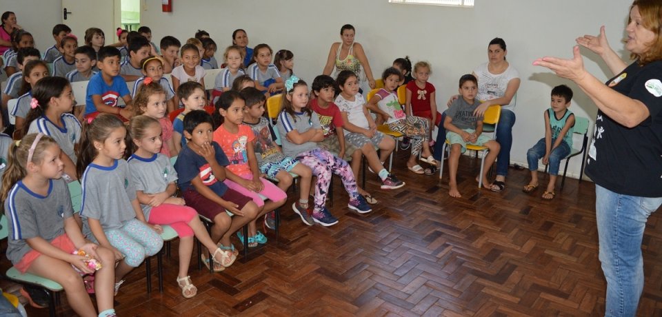 Programa Roda de Leitura contribui para o desenvolvimento da linguagem oral e escrita dos ouvintes