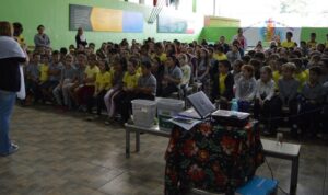 Programa Roda de Leitura leva contação de histórias, leitura e socialização a espaços
