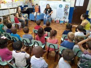 Momentos de descontração e socialização com o programa Roda de Leitura