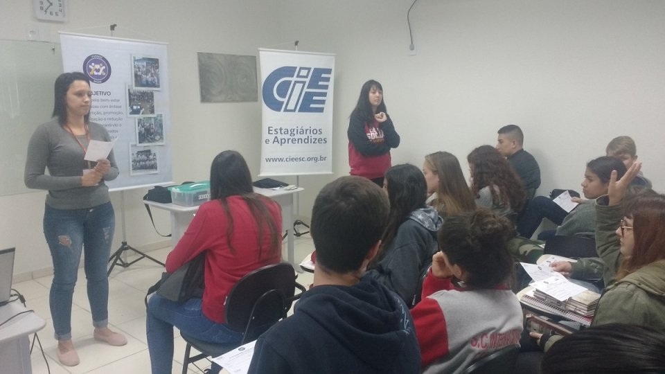 Cinema da prevenção no CIEE em Chapecó (SC)